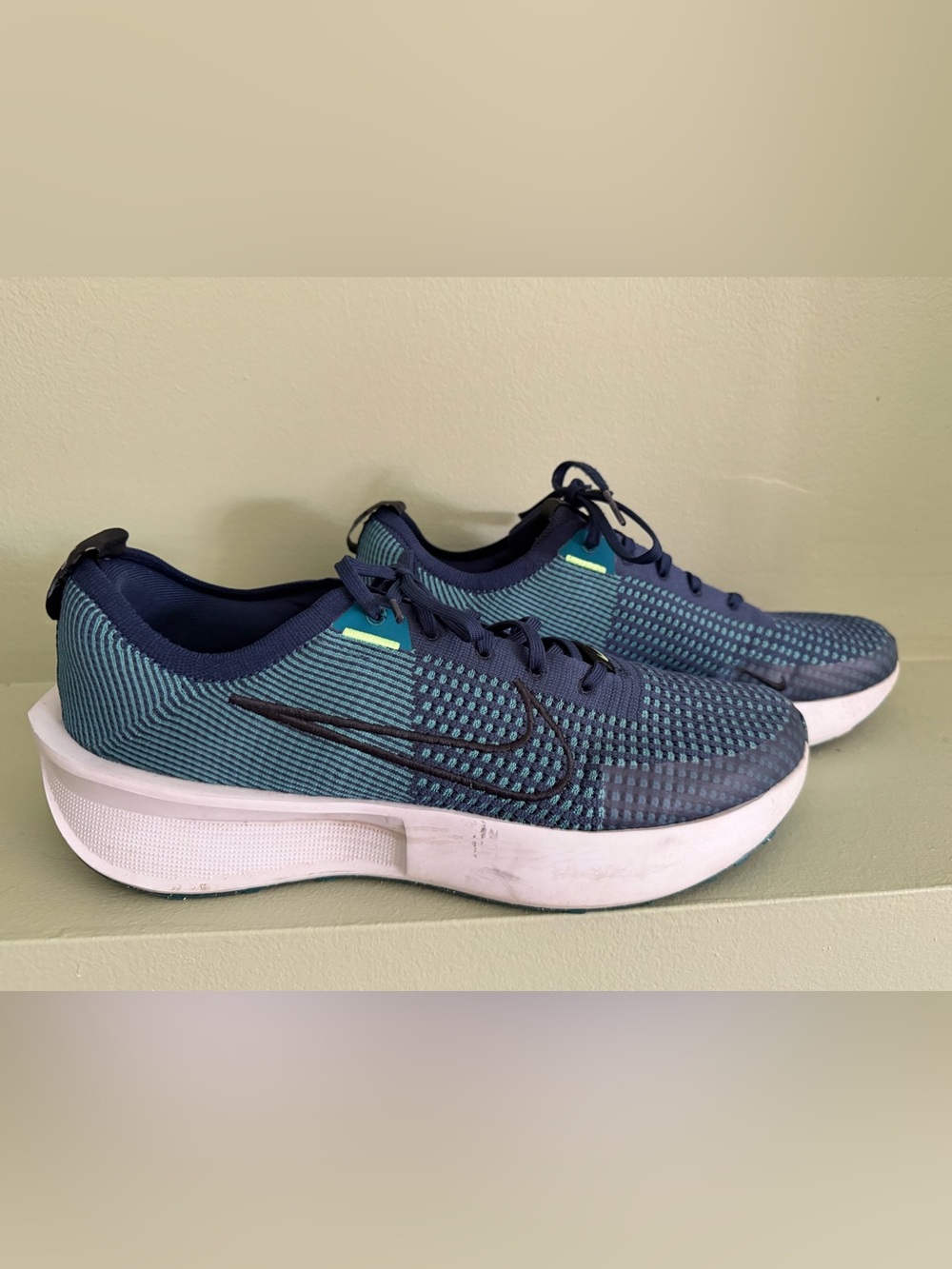 Nike Interact Men's Navy and Teal Knit Athletic Running Shoes